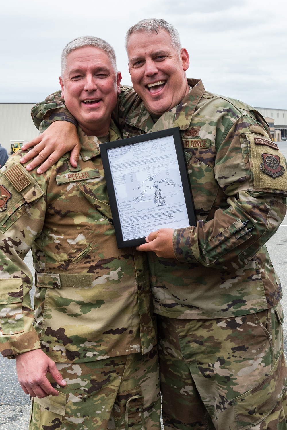 436th MXG commander receives C-17 final flight