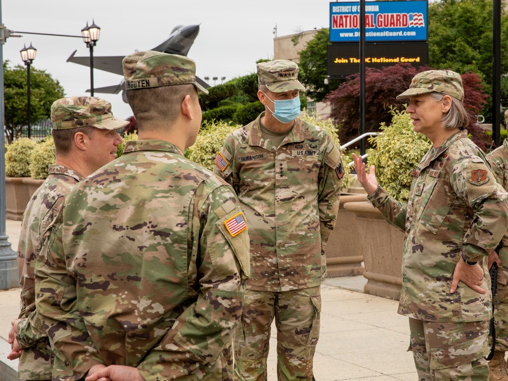 Chief, National Guard Bureau visits D.C. Armory, departing troops