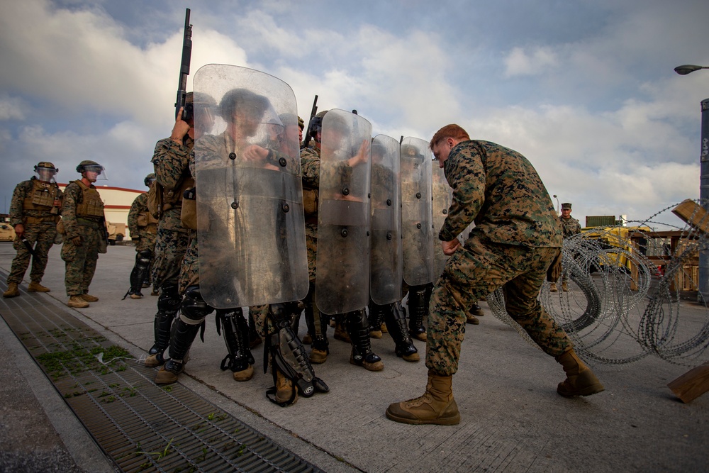 US Marines conduct an embassy reinforcement exercise