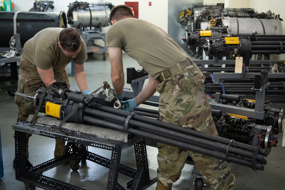 18th EMS Armament Flight conducts inspections