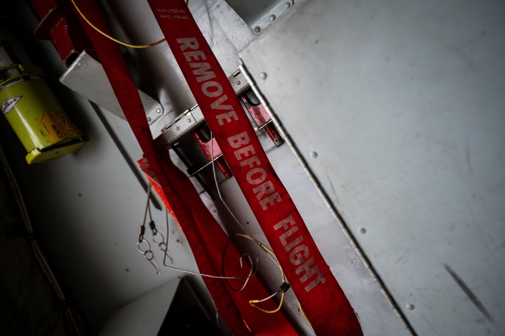 Mobility Guardian 21: Stratotanker conducts hot pit refueling