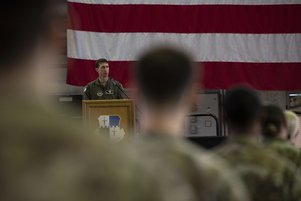 DVIDS - Images - 52nd OSS changes command [Image 1 of 7]