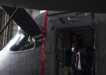 USAF Combat Aviation Advisors showcase C-145 to President Kenyatta