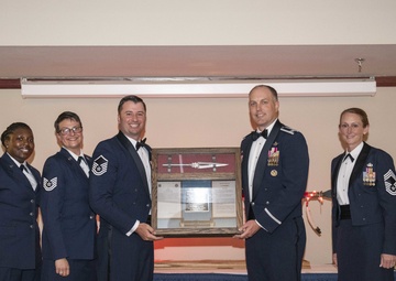 97 AMW command team receives highest honor