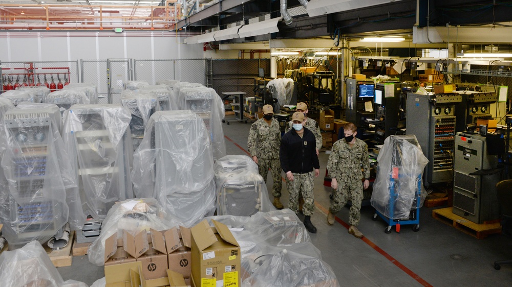 USS Boxer Sailors Train at NAVWAR