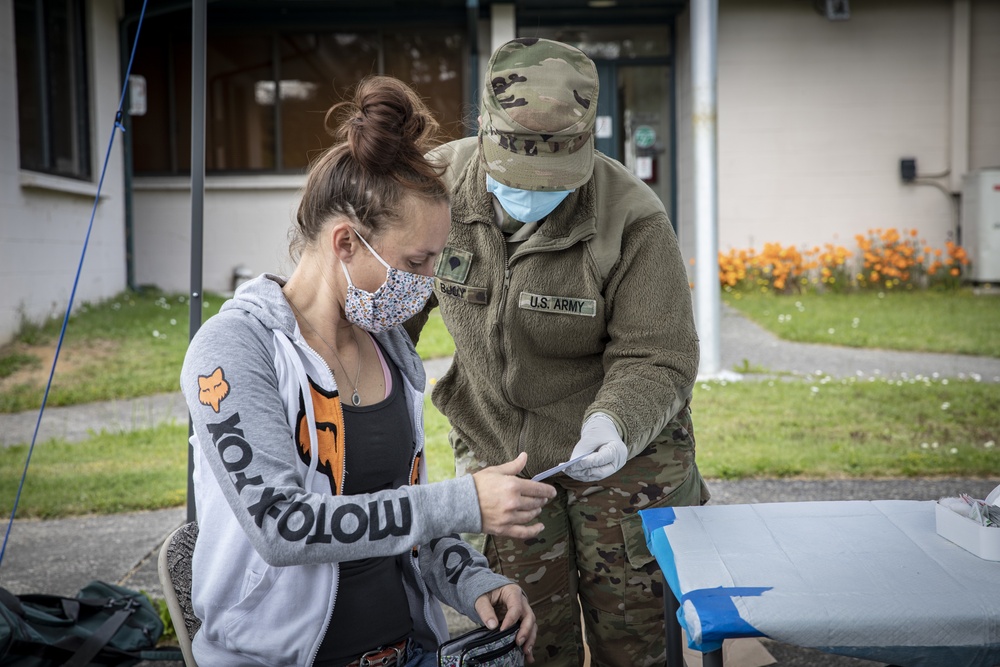 Washington National Guard administers COVID-19 vaccines in Wahkiakum and Pacific counties