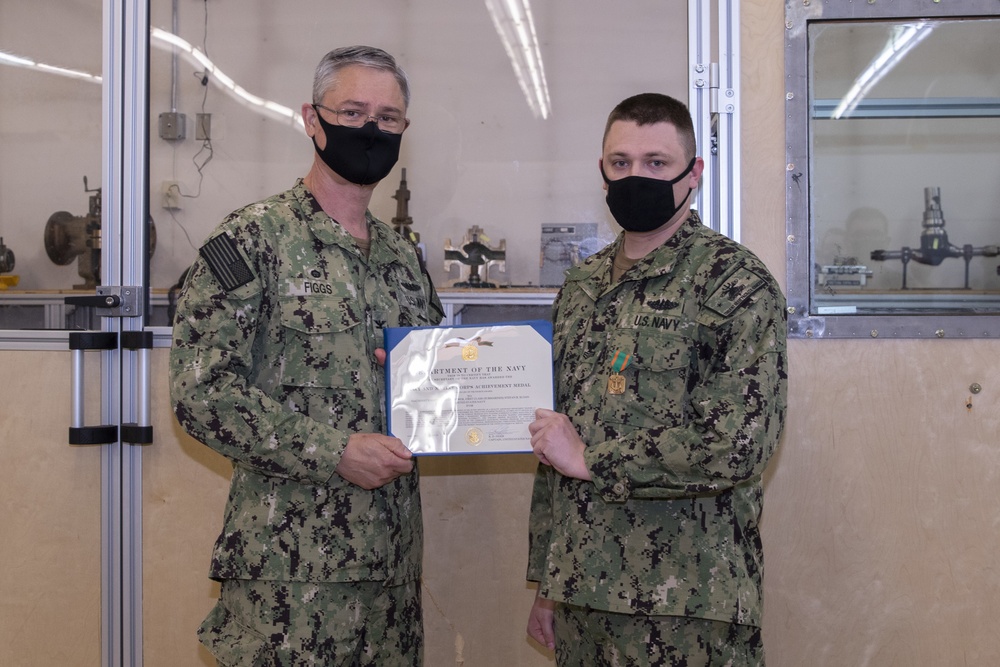 Trident Refit Facility Bangor Sailor Receives Award