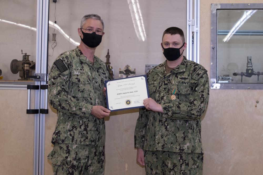 Trident Refit Facility Bangor Sailor Receives Award