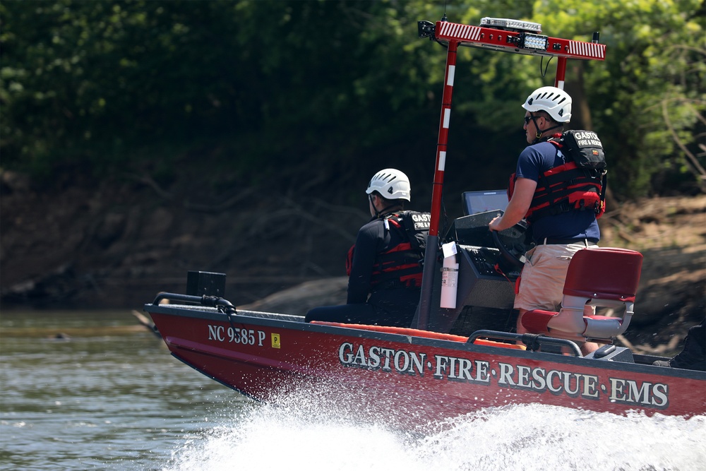 NC Guard and First Responders Helicopter Aquatic Rescue Team Training in Weldon North Carolina