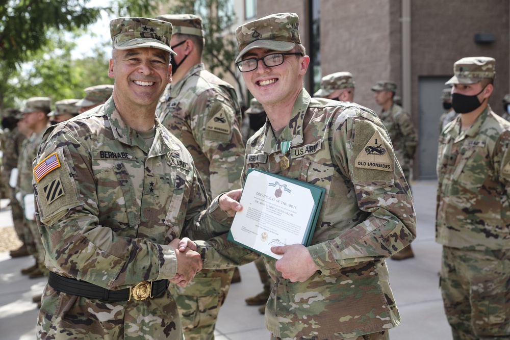 1AD CG recognizes 2ABCT Soldiers