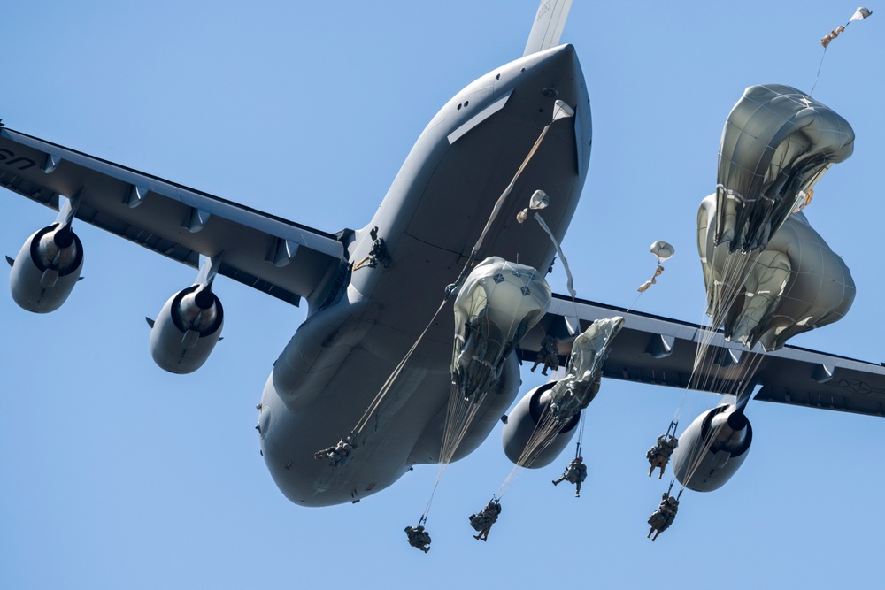 Airmen, Marines, Soldiers conduct joint airborne training at JBER