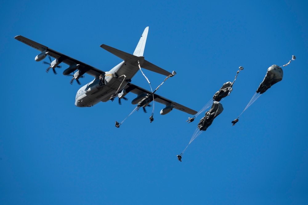 Airmen, Marines, Soldiers conduct joint airborne training at JBER