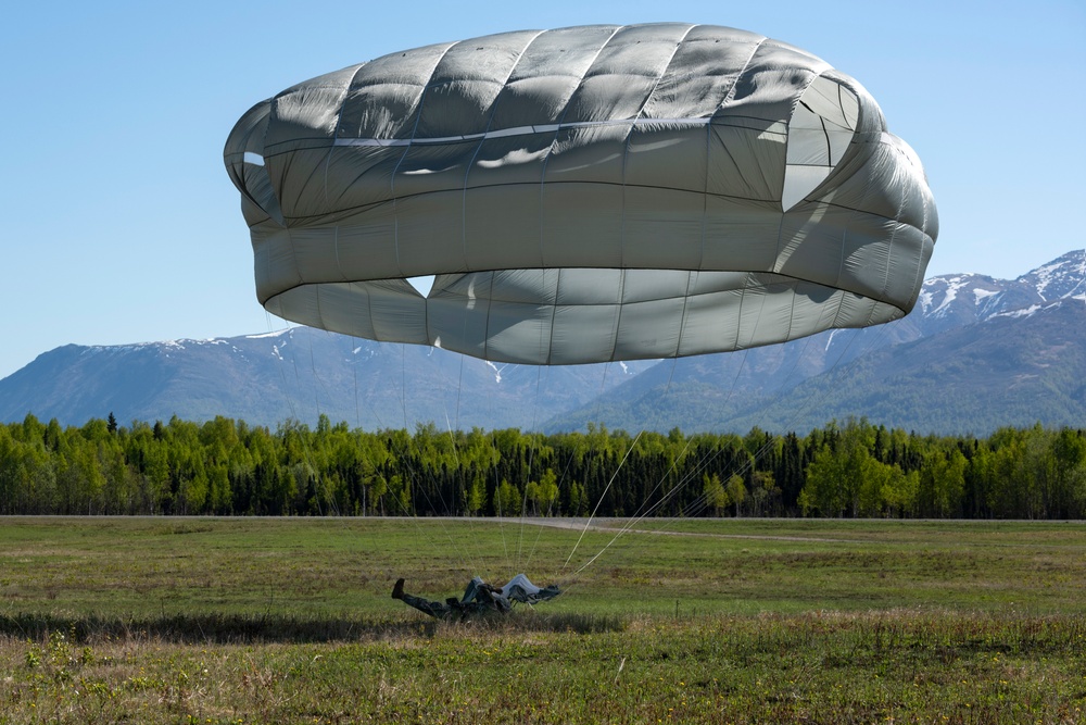 Airmen, Marines, Soldiers conduct joint airborne training at JBER