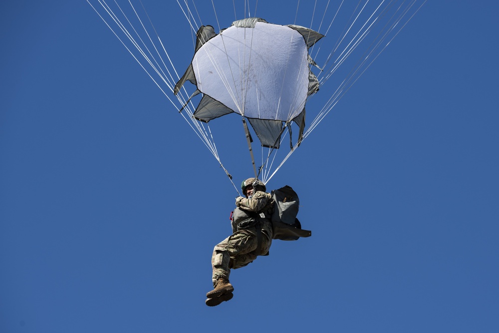 Airmen, Marines, Soldiers conduct joint airborne training at JBER