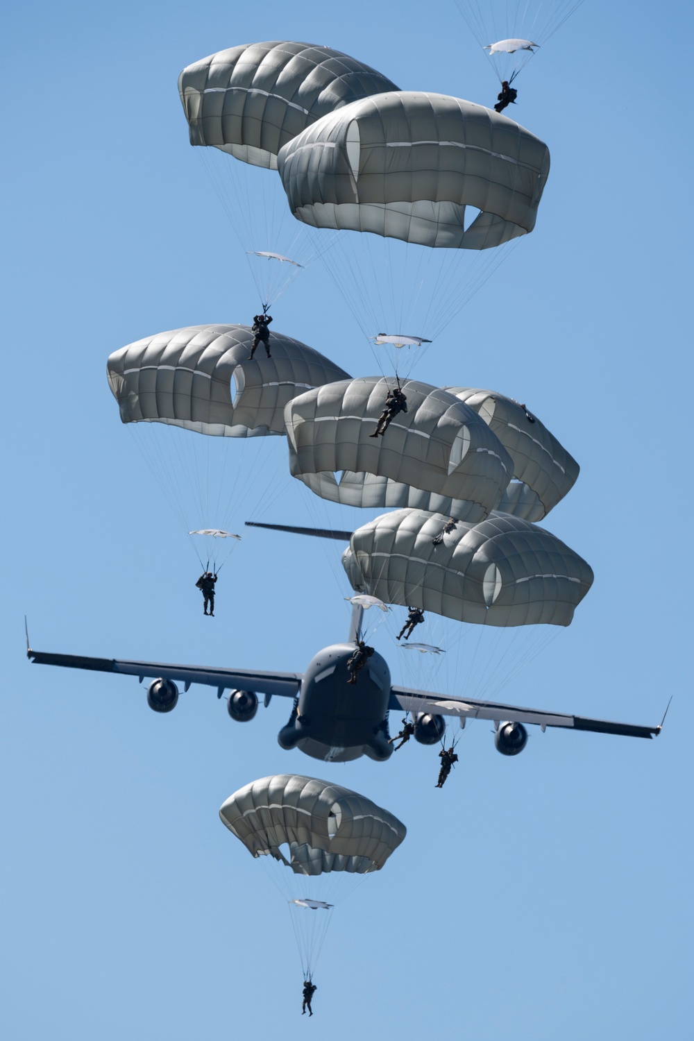 Airmen, Marines, Soldiers conduct joint airborne training at JBER