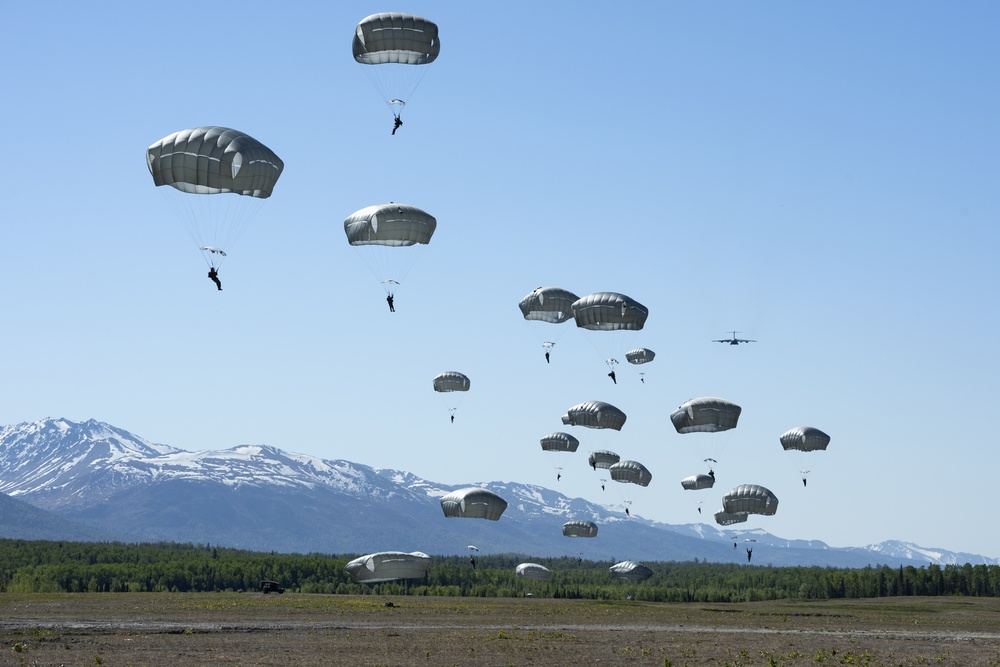 Airmen, Marines, Soldiers conduct joint airborne training at JBER