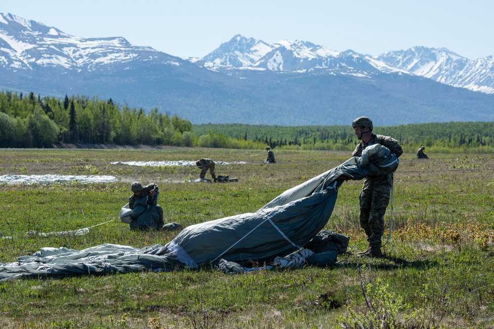 Airmen, Marines, Soldiers conduct joint airborne training at JBER