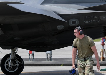 Italian F-35s train at Aviano, strengthening partnerships