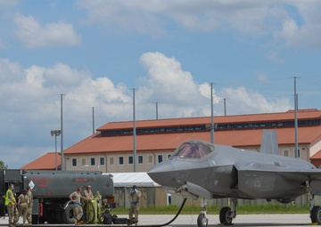Italian F-35s train at Aviano, strengthening partnerships