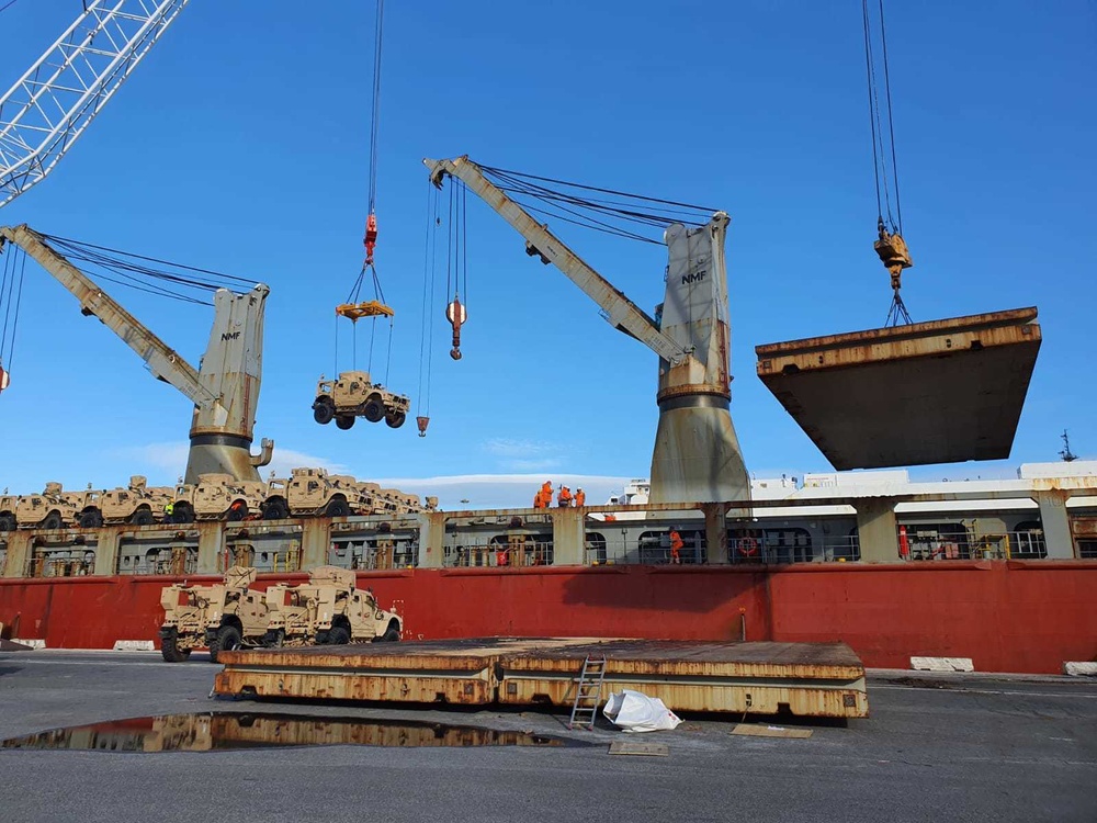 405th AFSB prepares hundreds of M-ATVs for shipment to U.S.-based MP units