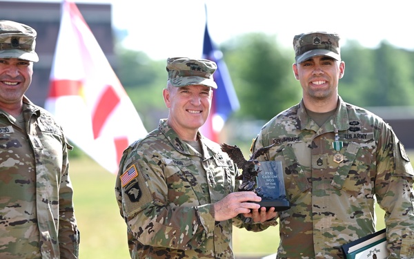 CASCOM awards best warrior, drill sergeant of year titles