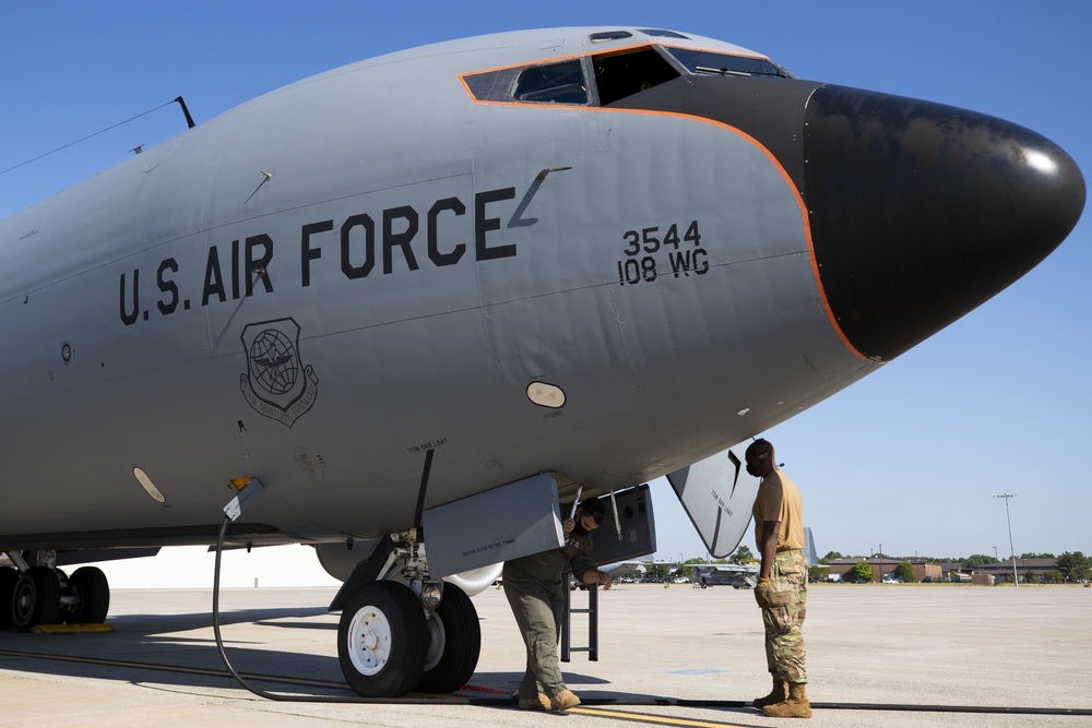 KC-135R Mission prep