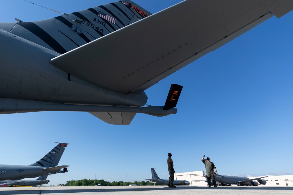 KC-135R Mission prep
