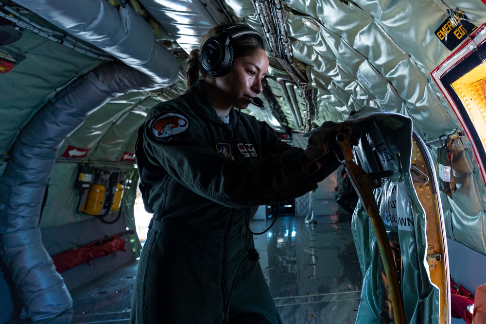 KC-135R Mission prep