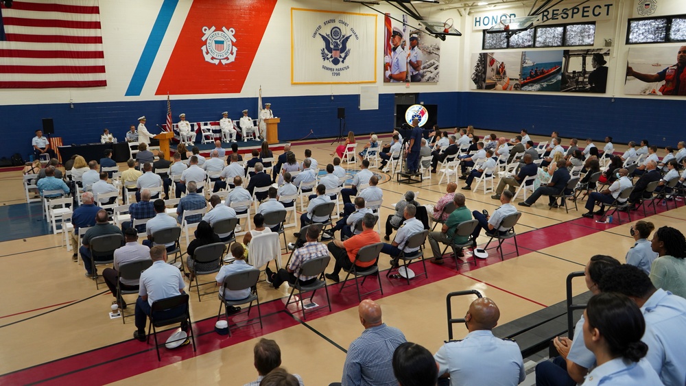 Coast Guard Base Portsmouth welcomes new commanding officer