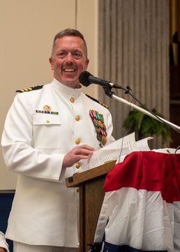 USS Rhode Island (SSBN 740) (Gold) Welcomes New Commanding Officer