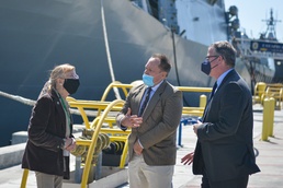 Secretary of the Navy Presents Award to Naval Base San Diego Environmental
