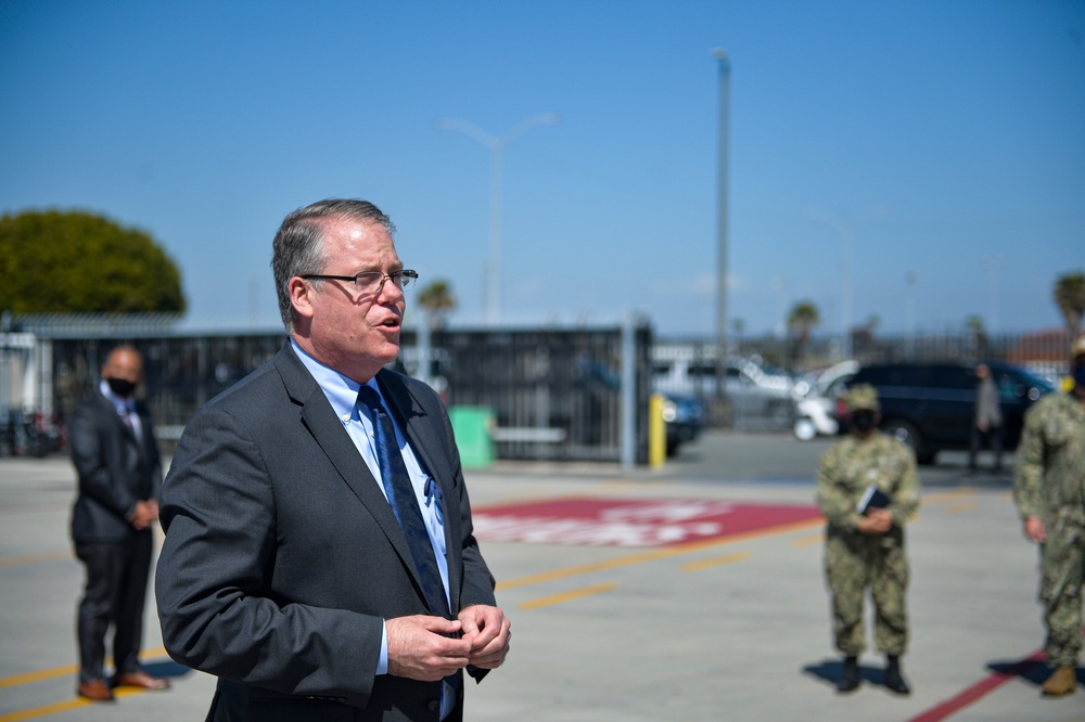 Secretary of the Navy Presents Award to Naval Base San Diego Environmental