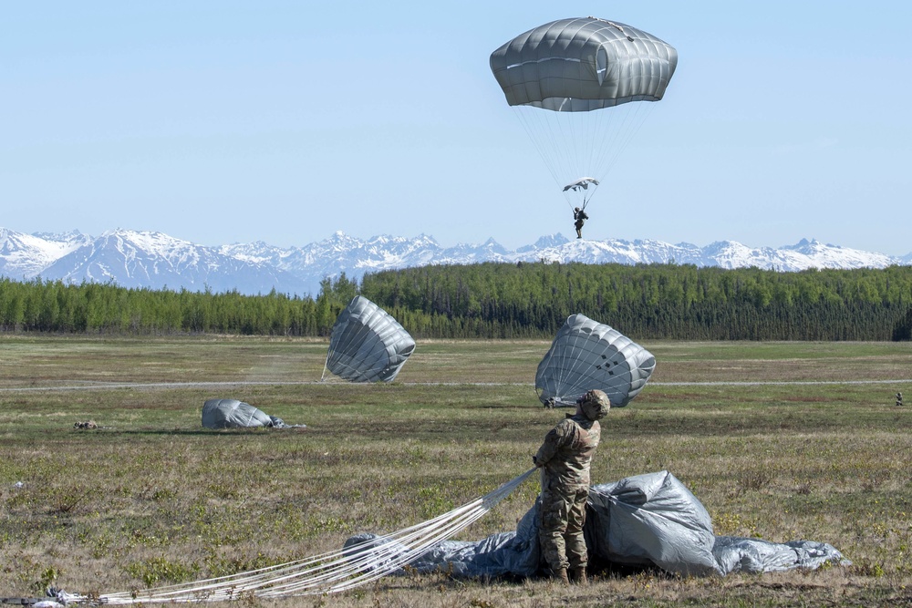 JBER conducts joint airborne operations