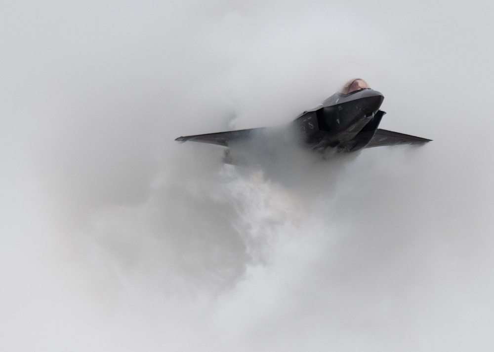 F-35 Demo Team shows appreciation for Oklahoma maintainers