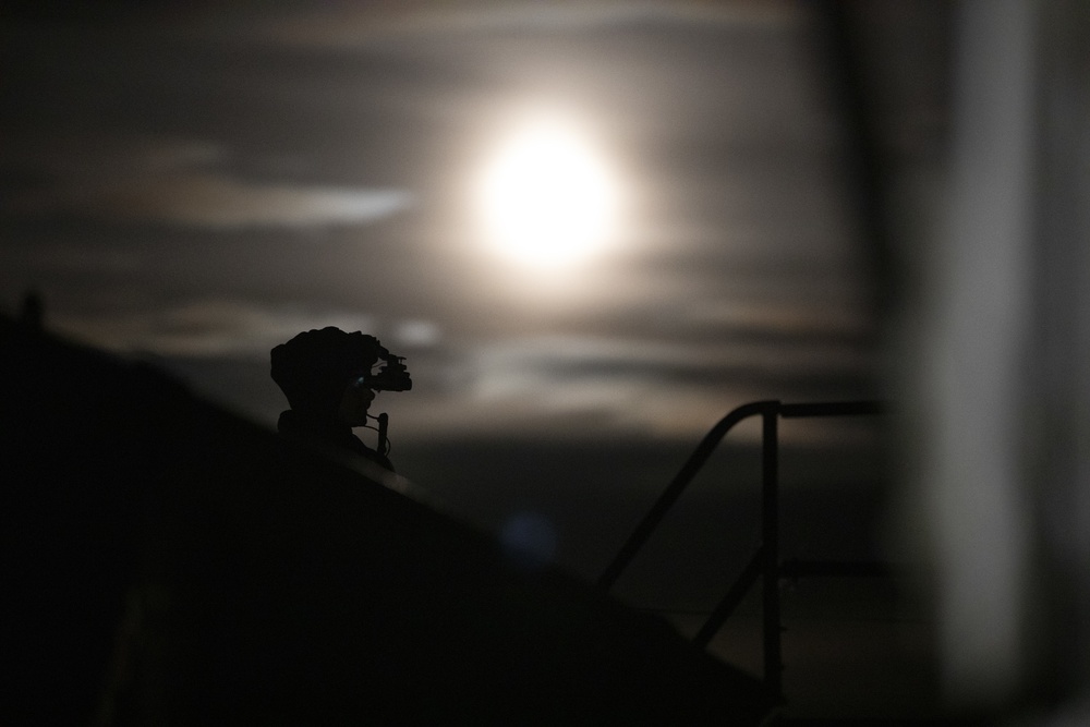 1st SFG (A) Green Berets perform maritime operations on Columbia River