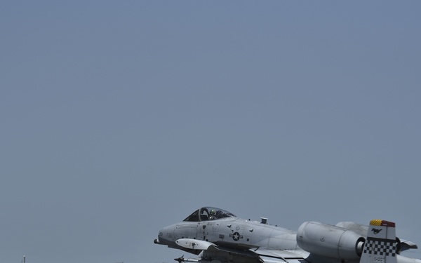 A-10s get gas and go - Pil Sung!