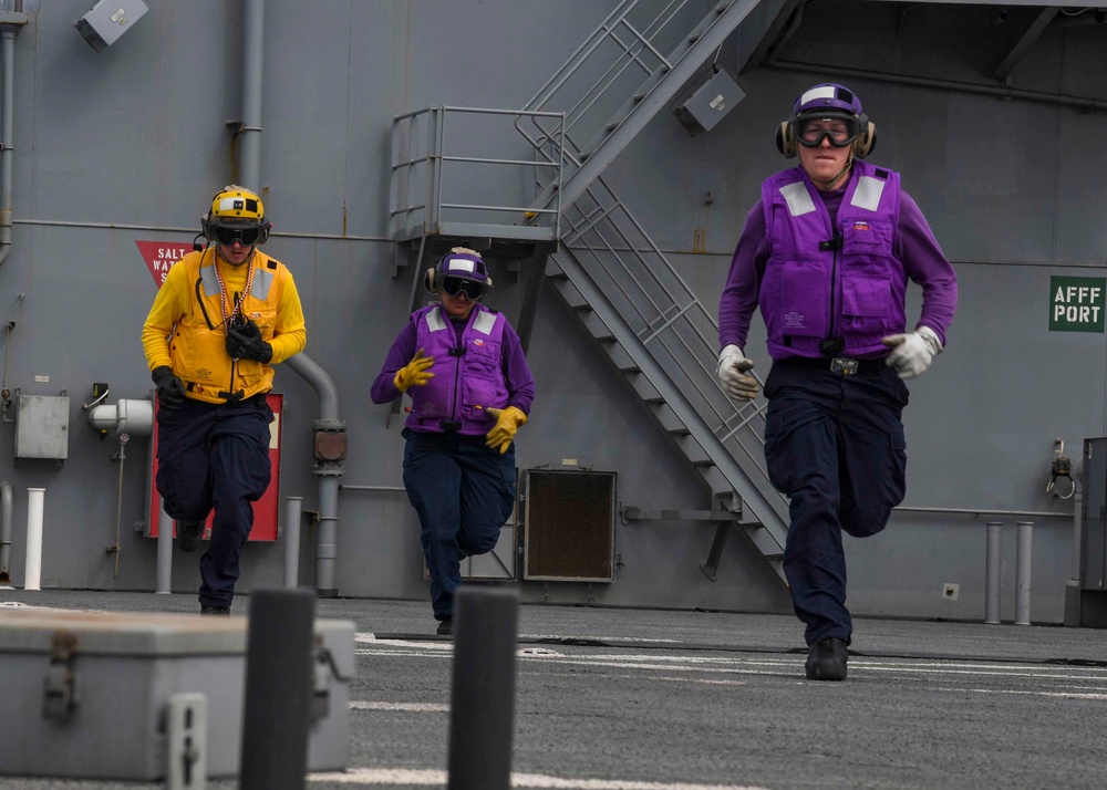 USS Hershel &quot;Woody&quot; Williams crash and salvage training