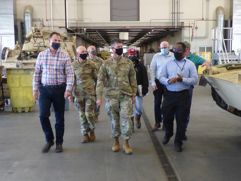 Donahoe visits Heavy Track team at Benning FMX