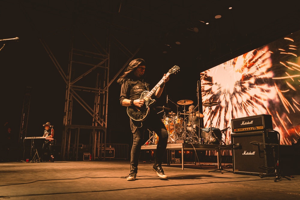 Platinum Rock Legends Perform at MCAGCC