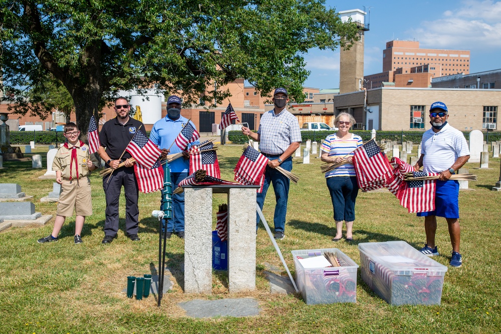 Norfolk Naval Shipyard’s VET-ERG Partners with Naval Support Activity Hampton Roads Portsmouth in annual Flag Placement Ceremony in honor of Memorial Day