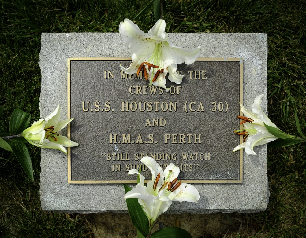 USS Houston &amp; HMAS Perth Wreath-Laying Ceremony