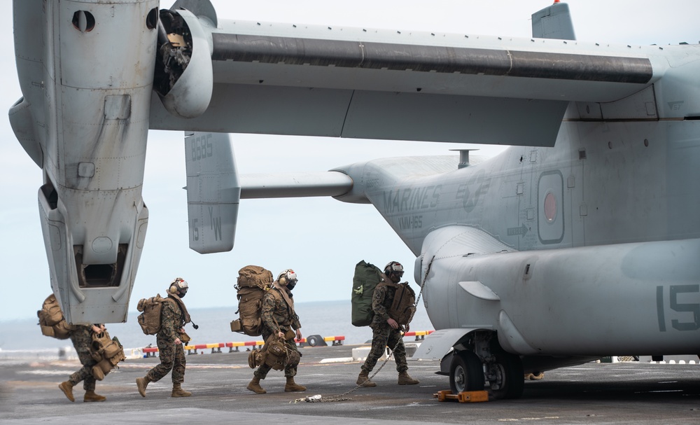 11th MEU Conducts Flight Operations Aboard USS Essex