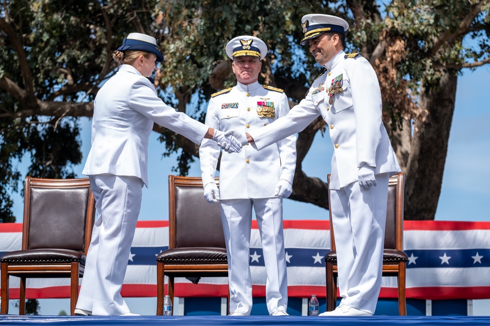 dvids-images-coast-guard-base-alameda-holds-change-of-command-ceremony-image-4-of-4