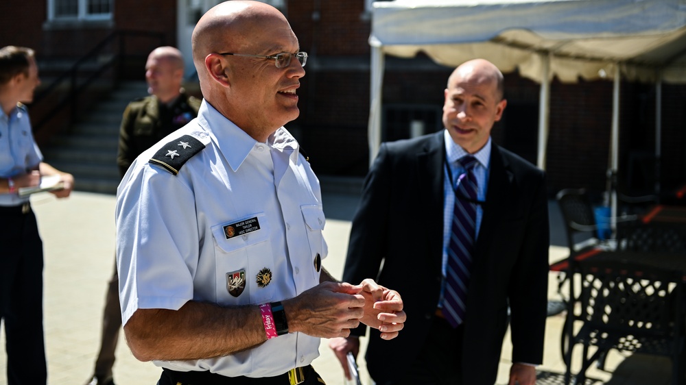 DASD Chase Visits the IADC