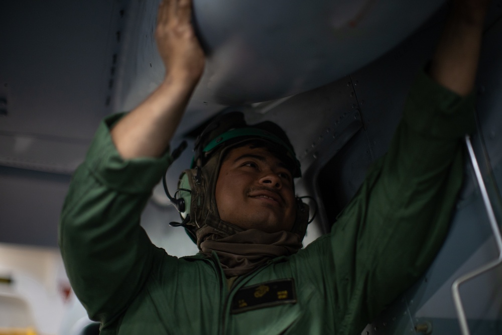 11th MEU Conducts Aircraft Maintenance