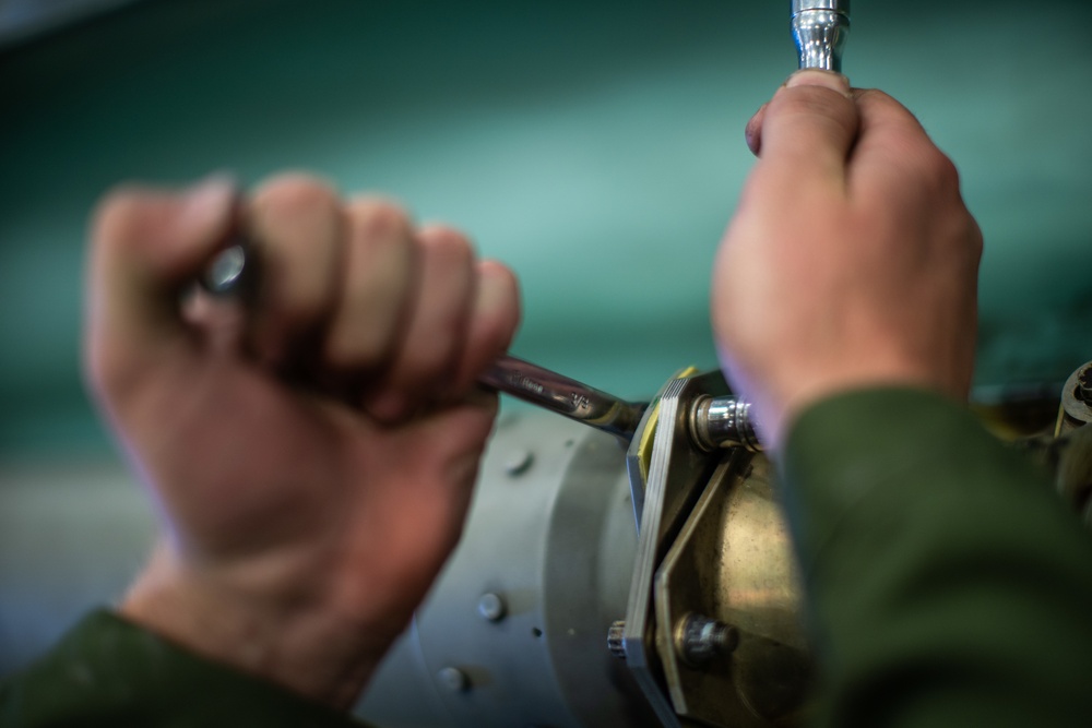 11th MEU Conducts Aircraft Maintenance