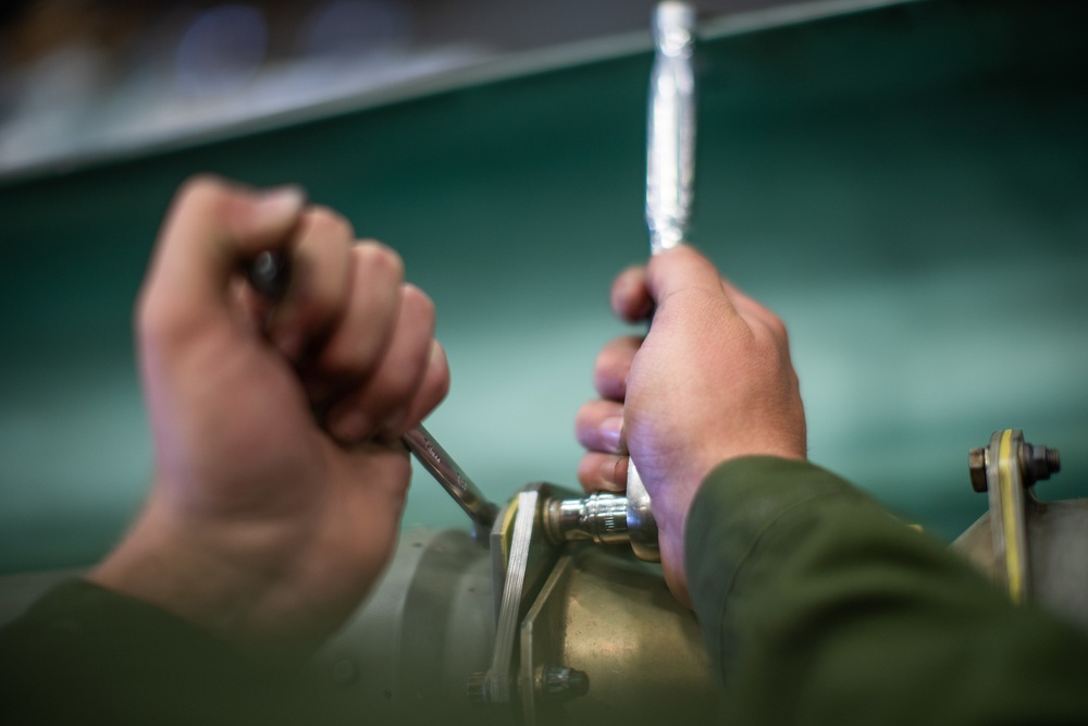 11th MEU Conducts Aircraft Maintenance