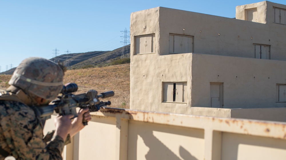 11th MEU Marines conduct amphibious assault training exercise