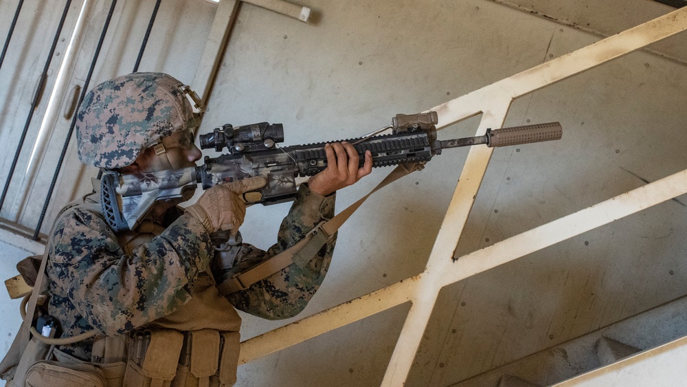 11th MEU Marines conduct amphibious assault training exercise