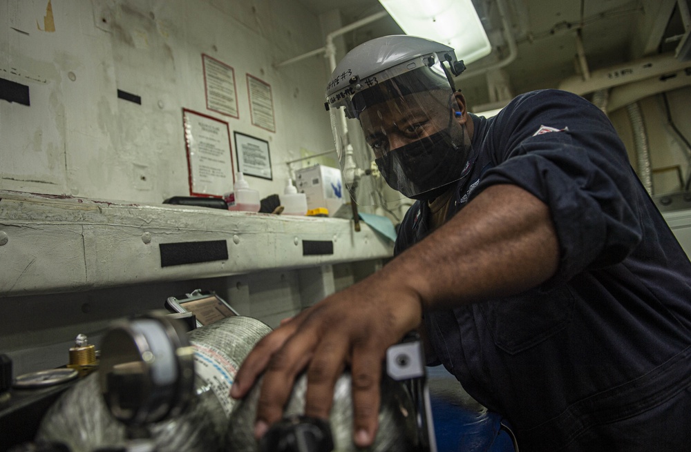 USS Harry S. Truman (CVN 75) transits the Atlantic Ocean